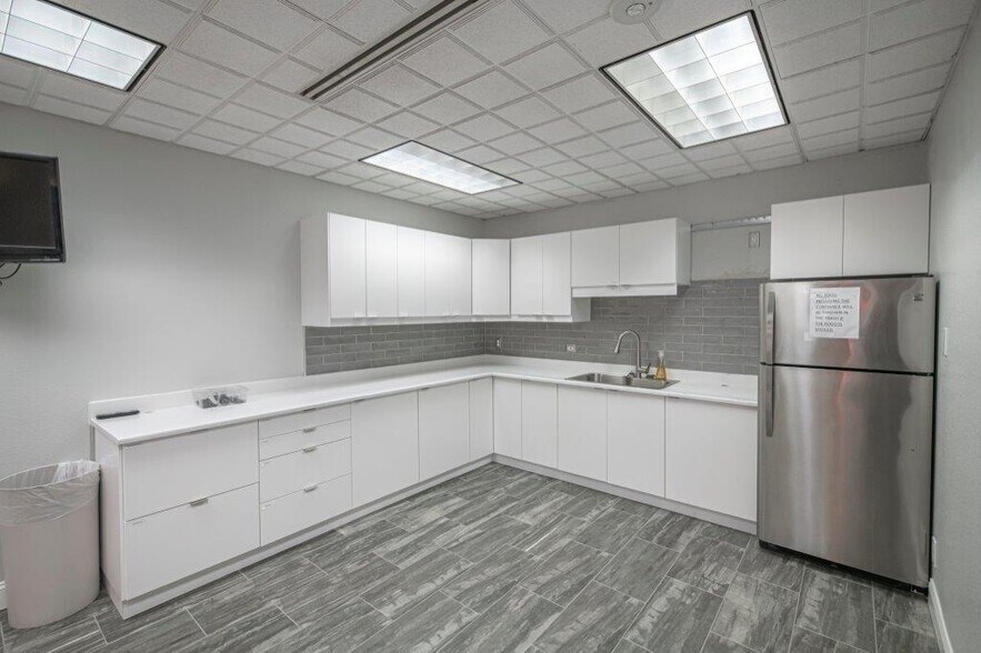 More Photos Of 125 W Missouri Ave, Midland Office For Lease