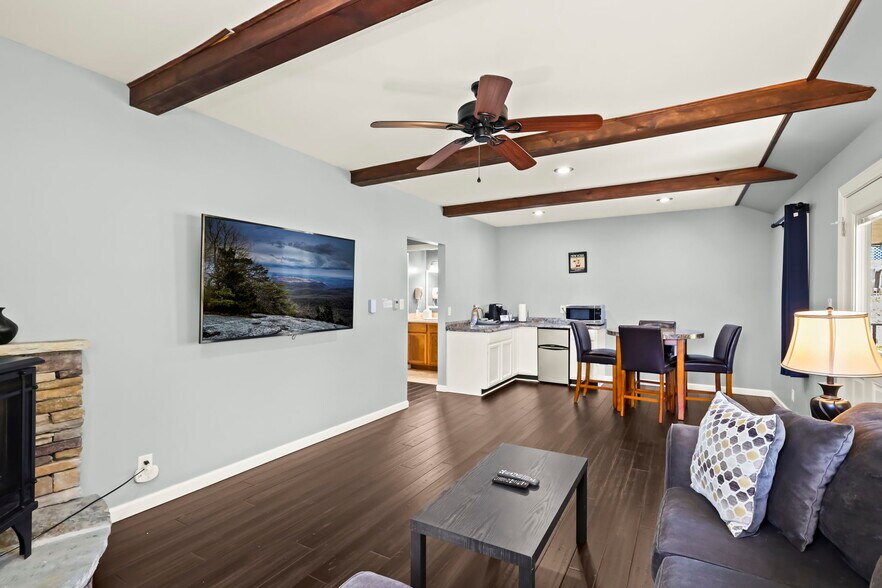 More Photos Of 157 Hill St, Blowing Rock Apartments For Sale