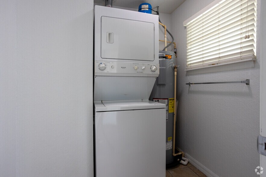 More Photos Of 433 W New England Ave, Winter Park Apartments For Lease
