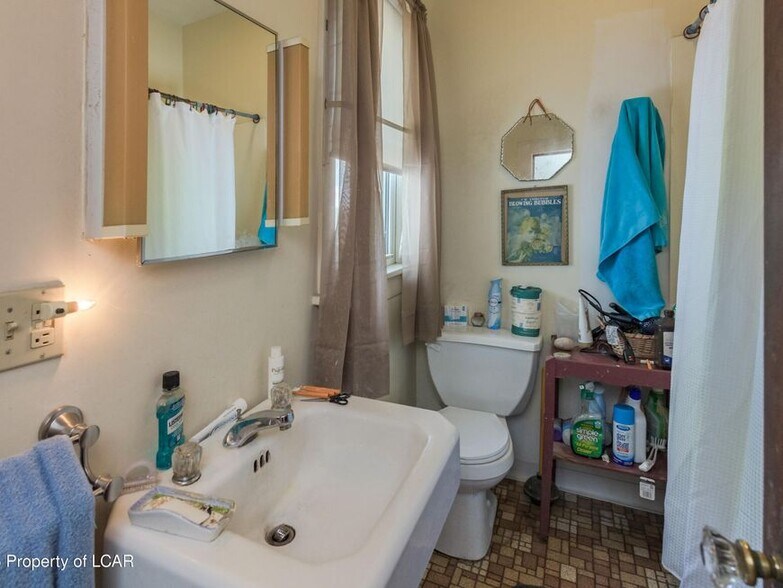 More Photos Of 310 E Main St, Nanticoke Apartments For Sale