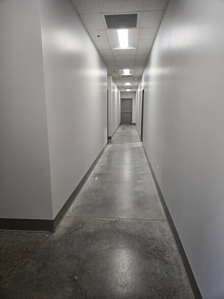 More Photos Of 1180 Devin Dr, Norton Shores Manufacturing For Lease