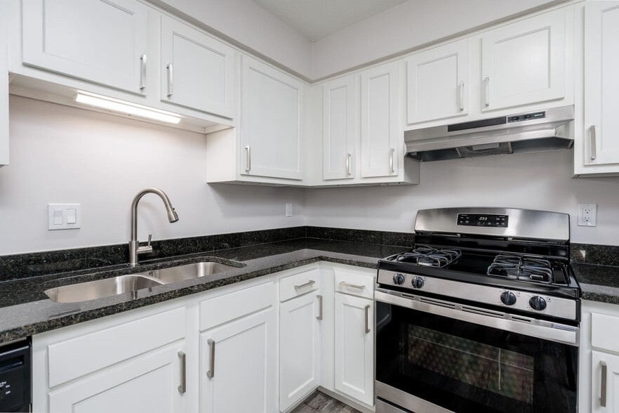 More Photos Of 4577 Olentangy River Rd, Columbus Apartments For Sale