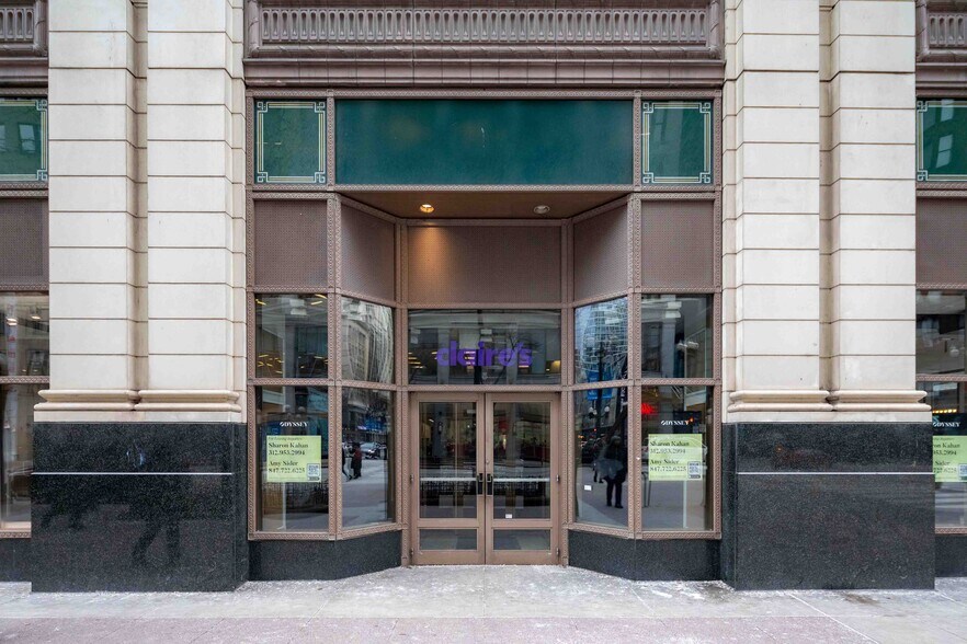 More Photos Of 1 N State St, Chicago Office Residential For Sale