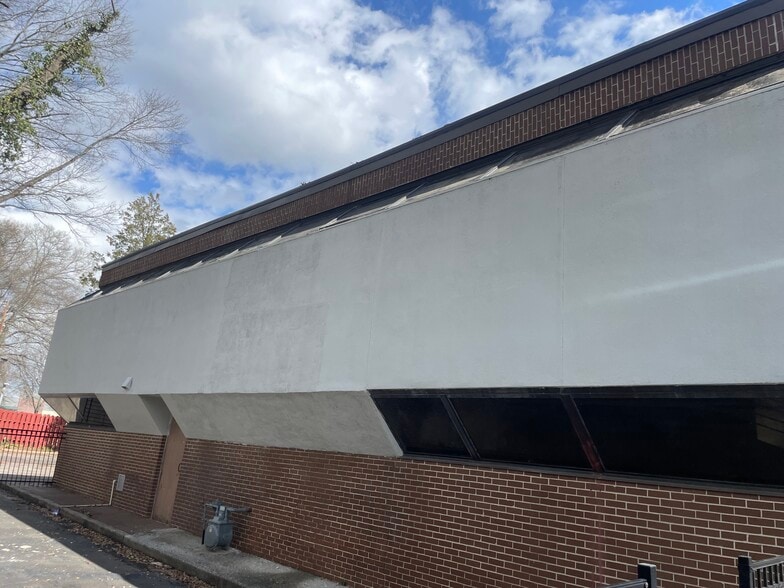 More Photos Of 2981 Church St, East Point Medical For Sale