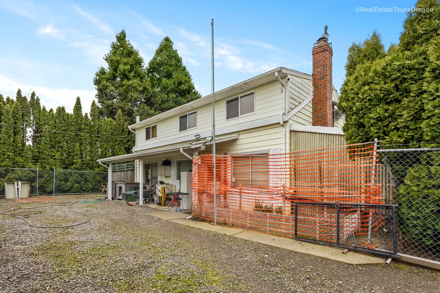 More Photos Of 3007 NE 181st Ave, Portland Freestanding For Sale