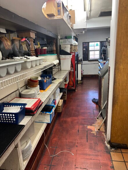 More Photos Of 400 W Kansas, Midland Restaurant For Sale