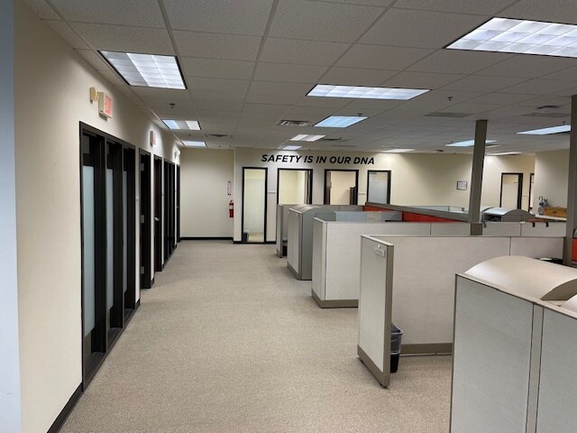 More Photos Of 1305 Lakes Pky, Lawrenceville Light Distribution For Lease