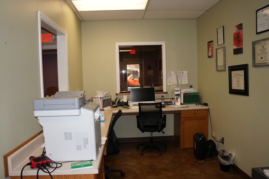 More Photos Of 1011-1025 W Fort Williams St, Sylacauga Office For Lease