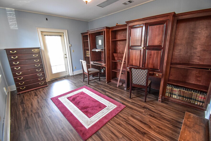 More Photos Of 2606 8th St, Tuscaloosa Office For Sale