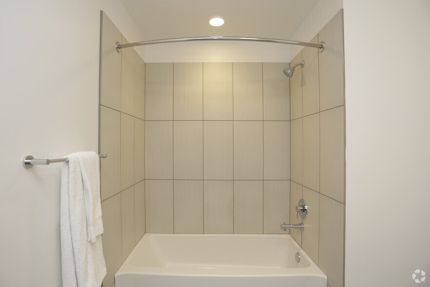 More Photos Of 847 Chicago Ave, Evanston Apartments For Lease