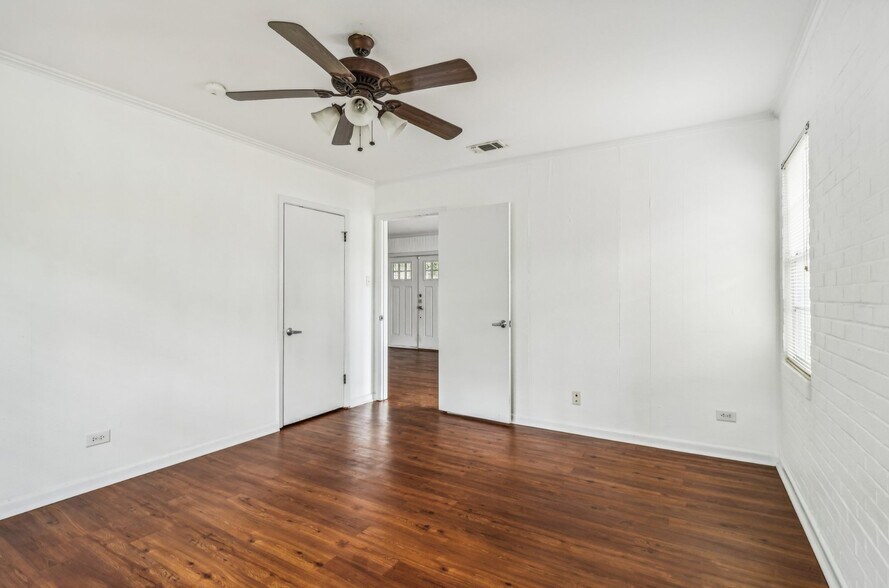 More Photos Of 7735 Mocking Bird Ln, San Antonio Lodge Meeting Hall For Sale