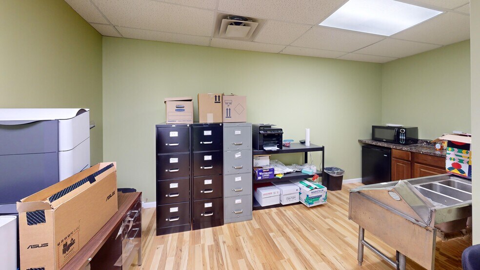More Photos Of 2739 E Grand River Ave, Howell Medical For Sale