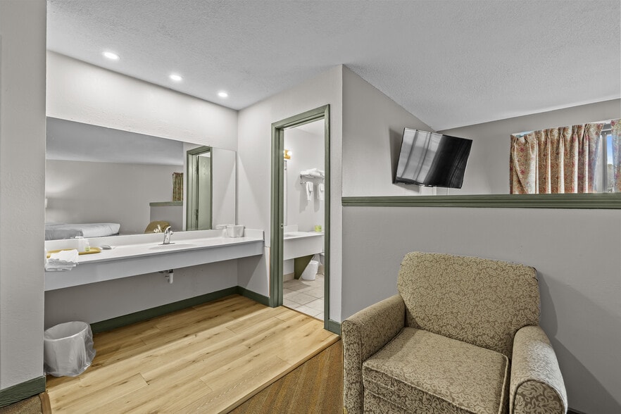 More Photos Of 5110 Main St, Stevens Point Hotel For Sale