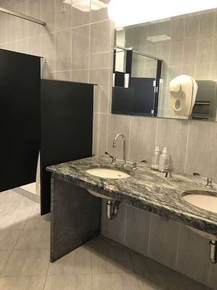 More Photos Of 300 Penhorn Ave, Secaucus Office For Lease