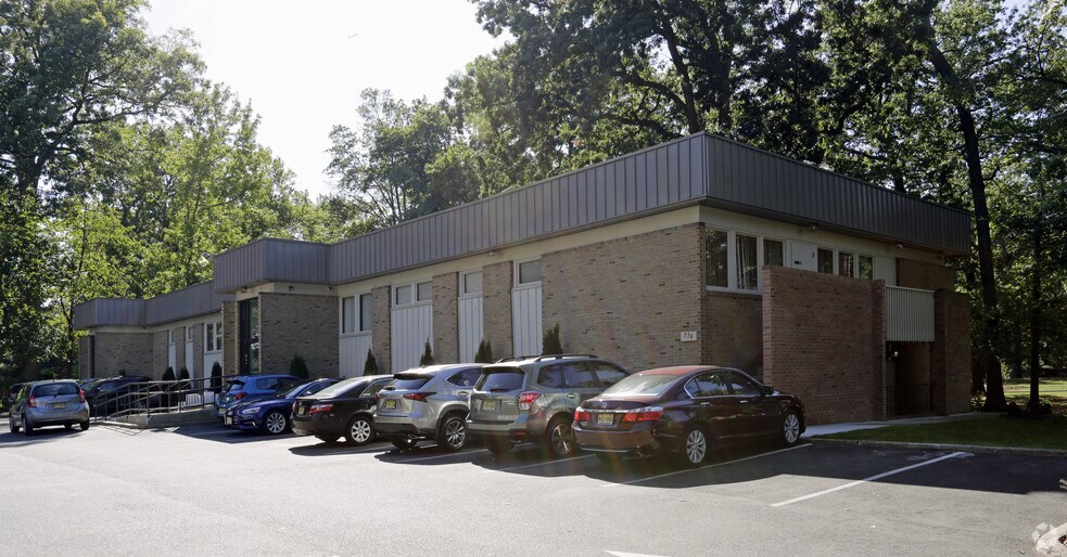 More Photos Of 776 E 3rd Ave, Roselle Medical For Lease