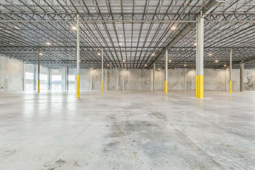 More Photos Of 6505 NW 167th St, Hialeah Unknown For Lease