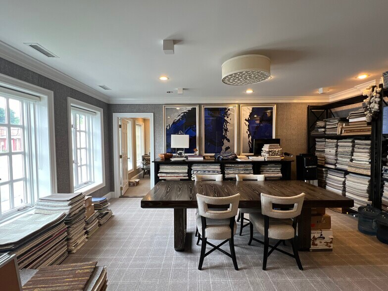 More Photos Of 21 South Ave, New Canaan Storefront Retail Office For Lease