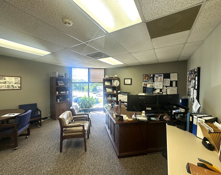 More Photos Of 1195 E Alex-Bell Rd, Centerville Office For Sale