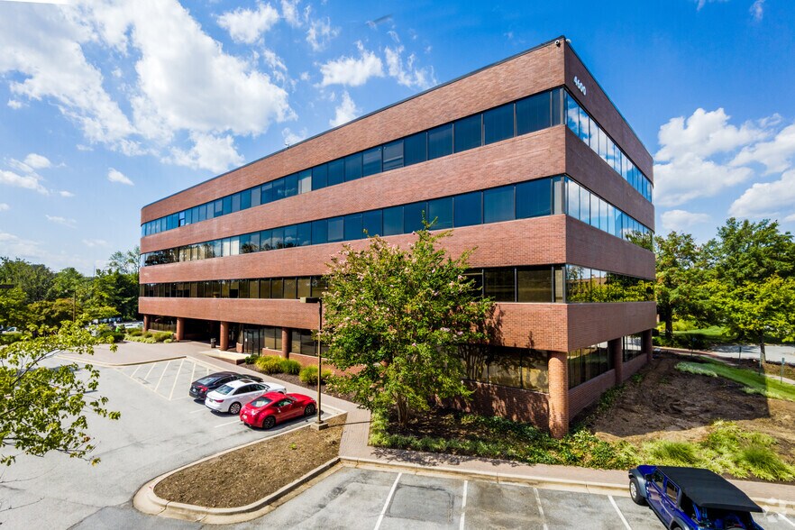 More Photos Of 4600 Forbes Blvd, Lanham Office For Sale