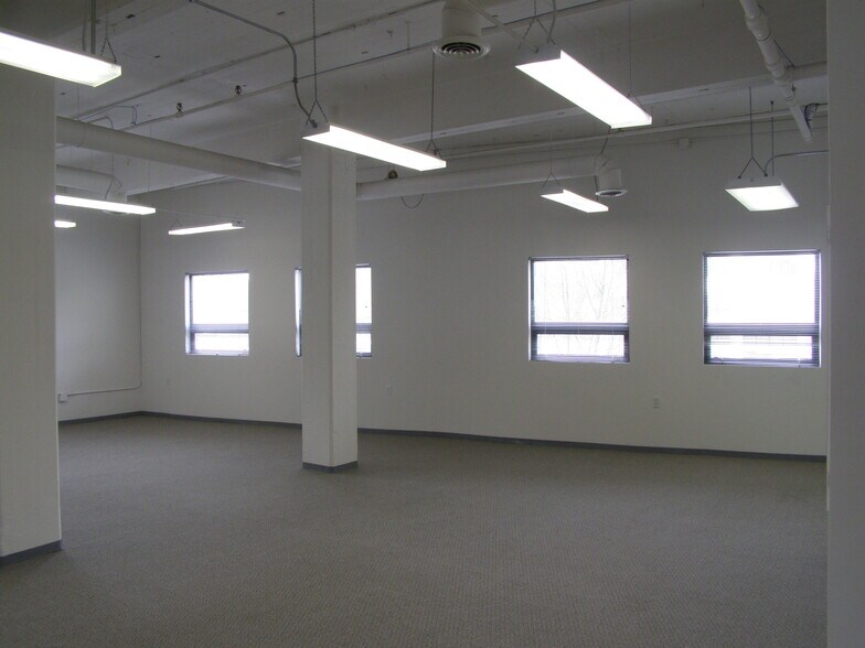 More Photos Of 38 Montvale Ave, Stoneham Office For Lease