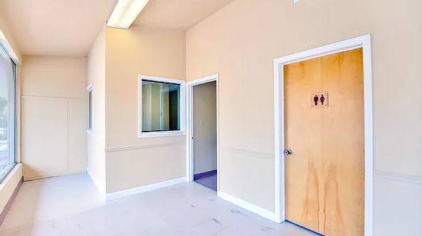 More Photos Of 235 SW Dade St, Madison Medical For Lease