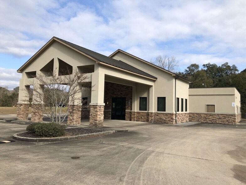 More Photos Of 2201 E Nine Mile Rd, Pensacola Freestanding For Lease