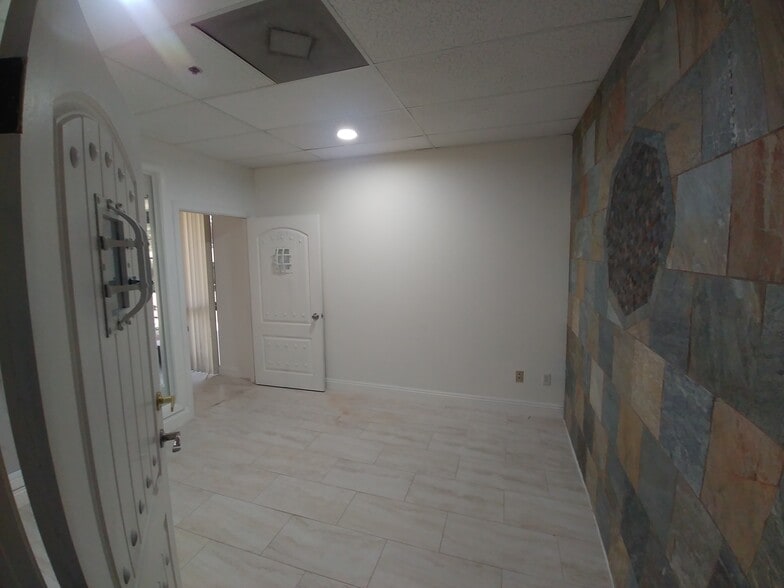 More Photos Of 6950 Via Olivero Ave, Las Vegas Office For Sale