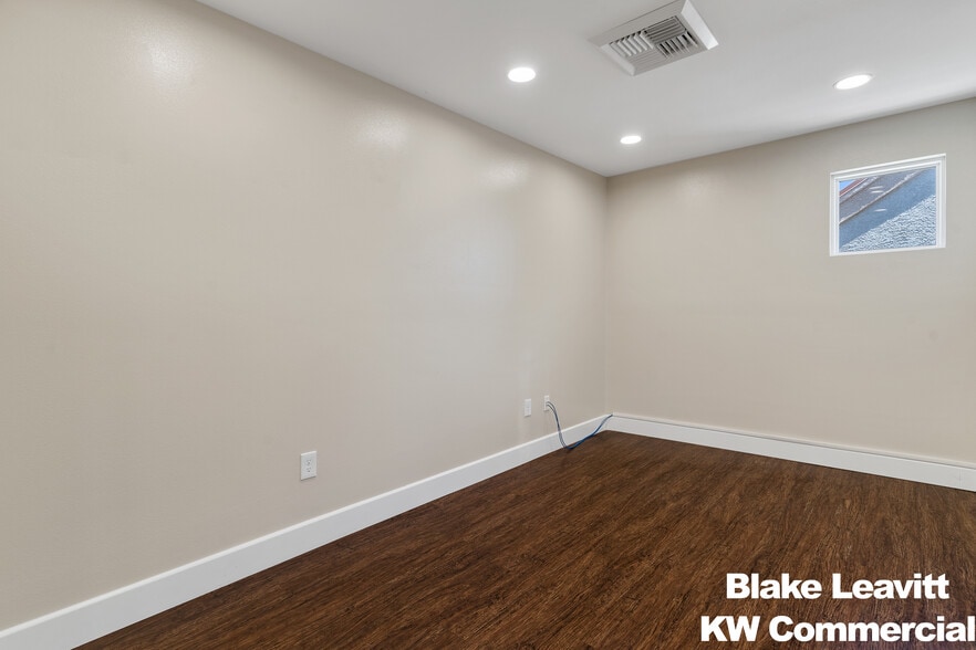 More Photos Of 510 S 9th St, Las Vegas Office For Sale