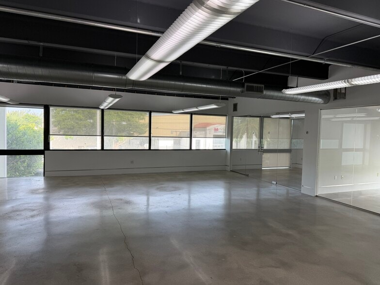 More Photos Of 4391 SW 74th Ave, Miami Flex For Lease