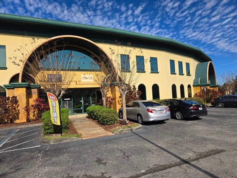 Primary Photo Of 6881 Kingspointe Pky, Orlando Business Park For Lease