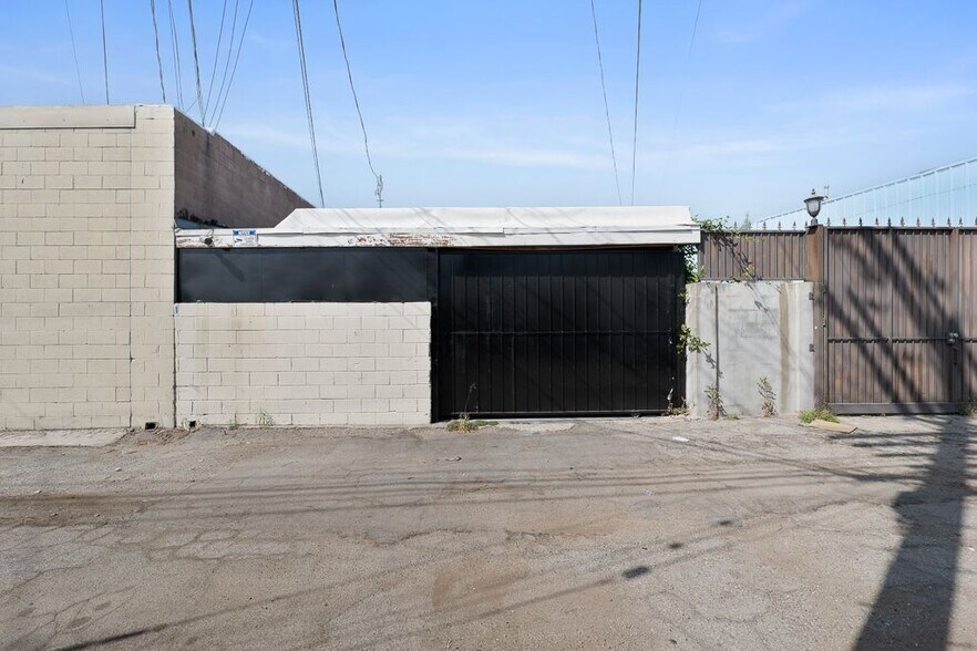 More Photos Of 3210 N San Fernando Blvd, Burbank Warehouse For Sale