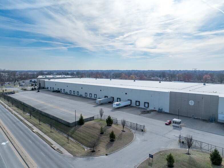 More Photos Of 5100 Jeff Commerce Dr, Louisville Warehouse For Lease