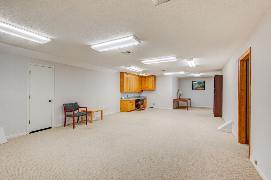 More Photos Of 166 Doctors Dr, Boone Medical For Lease