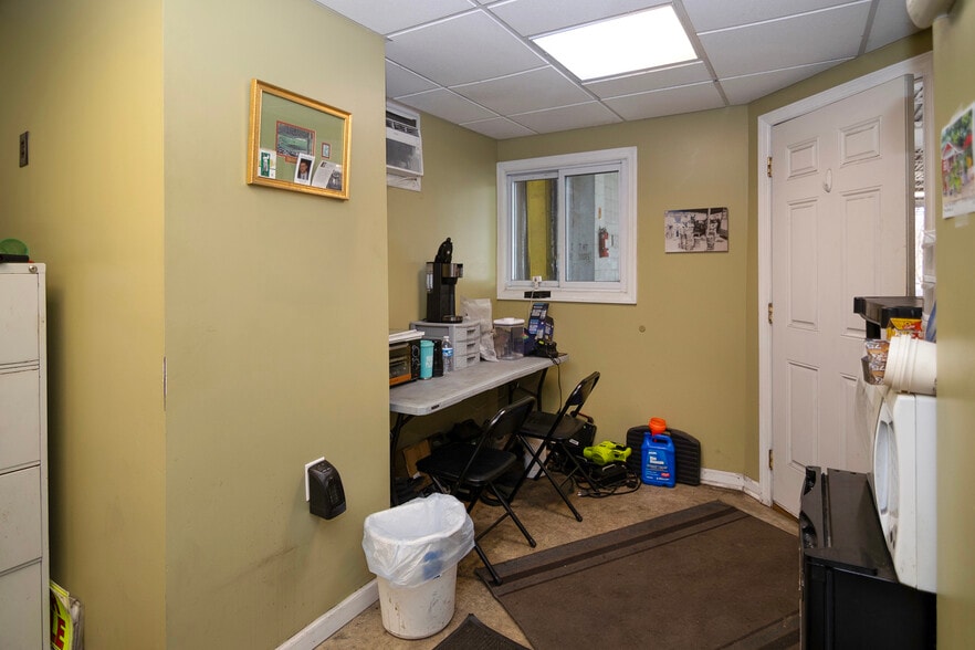 More Photos Of 344 Main Rd, Vineland Freestanding For Sale