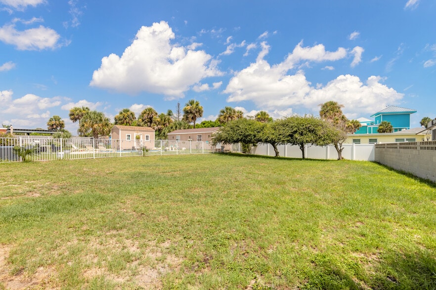 More Photos Of 133 Bridgeport Rd, Daytona Beach Shores Office For Sale