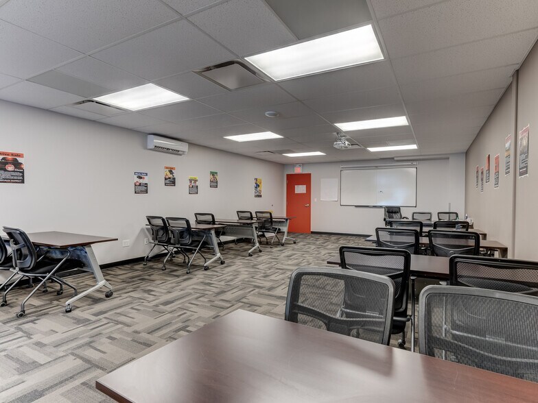 More Photos Of 7005 44 St, Lloydminster Unknown For Lease