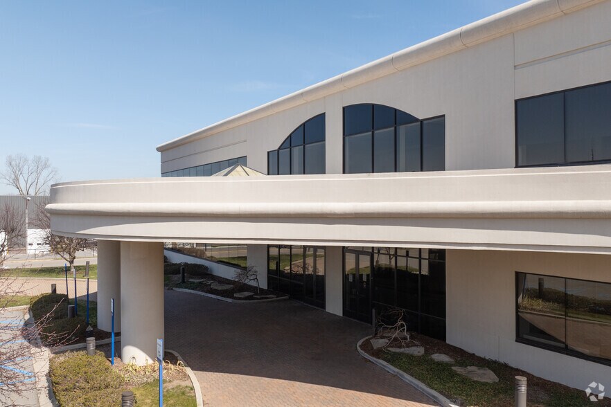 More Photos Of 500 Plymouth Ave NE, Grand Rapids Manufacturing For Lease