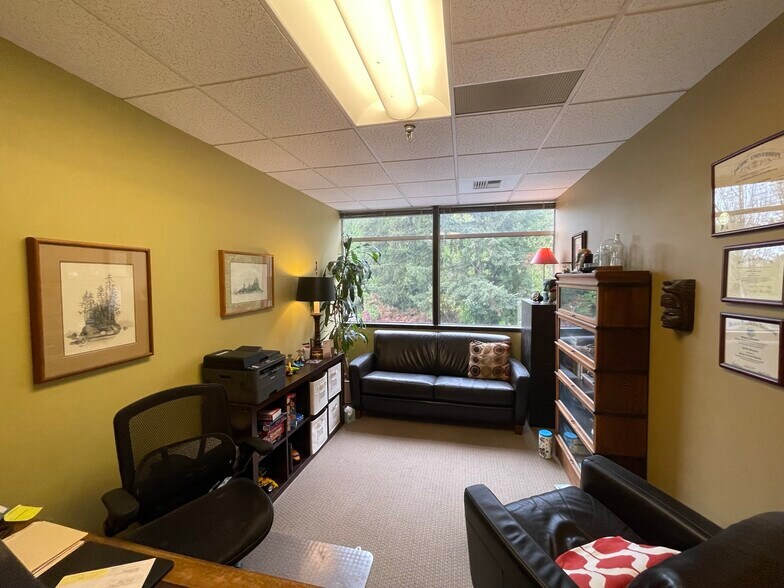 More Photos Of 17530 NE Union Hill Rd, Redmond Medical For Sale