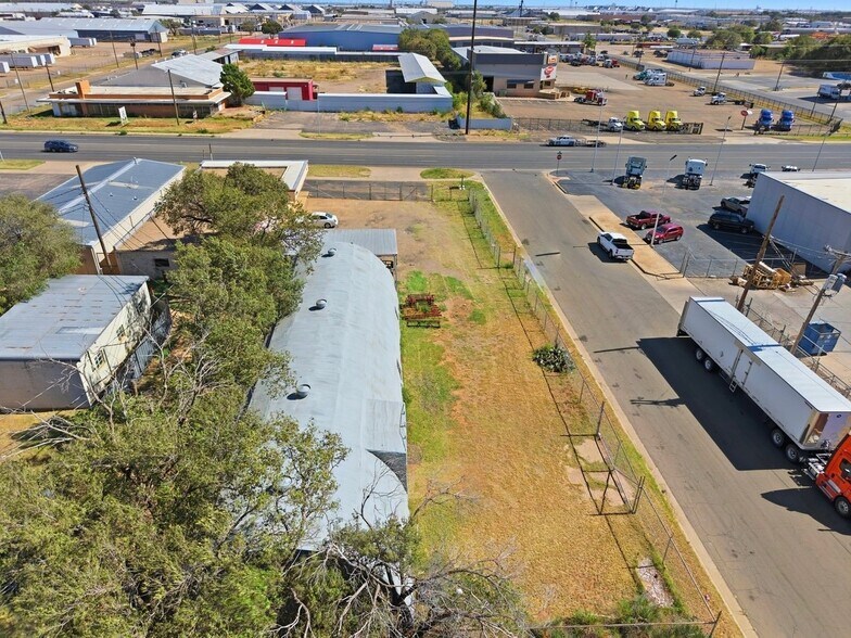More Photos Of 4414 Avenue A, Lubbock Warehouse For Sale
