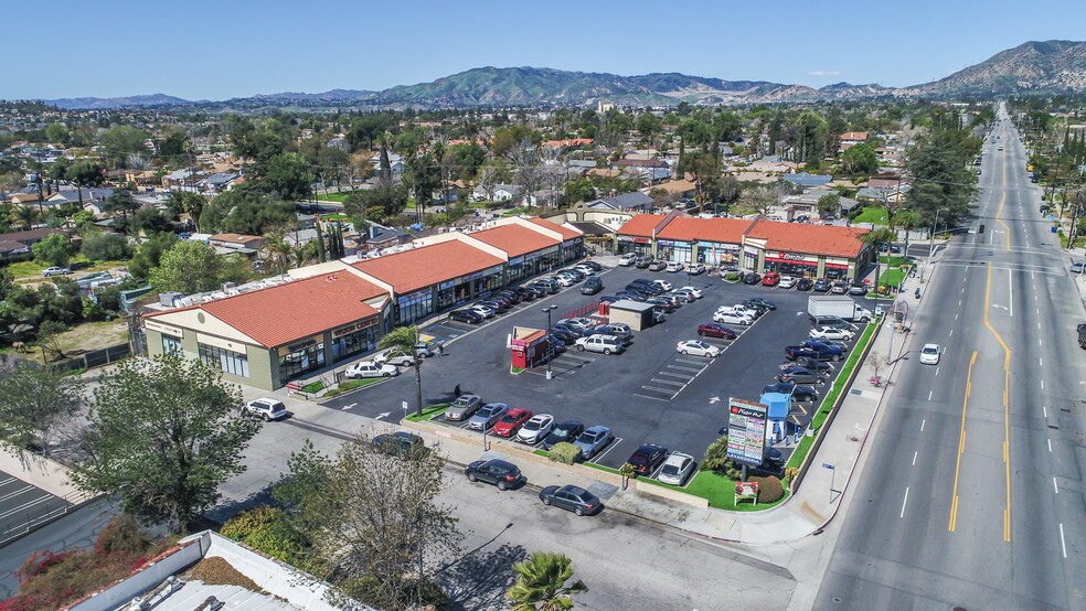 More Photos Of 12737 Glenoaks Blvd, Sylmar Unknown For Lease