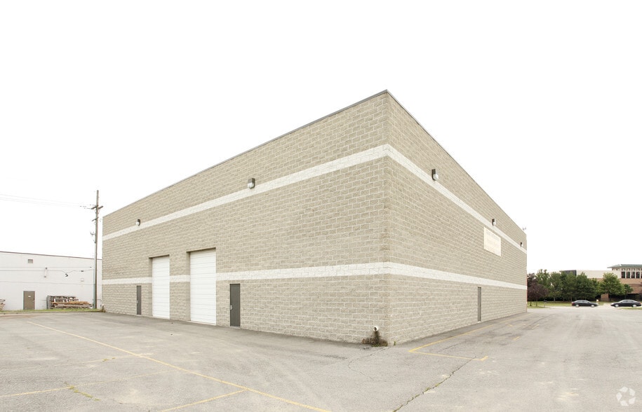 More Photos Of 25710 Northline Rd, Taylor Warehouse For Lease