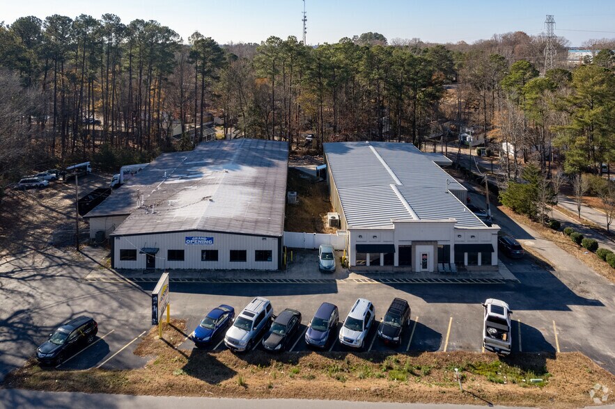More Photos Of 5006 & 5008 New Bern Ave, Raleigh Showroom For Sale