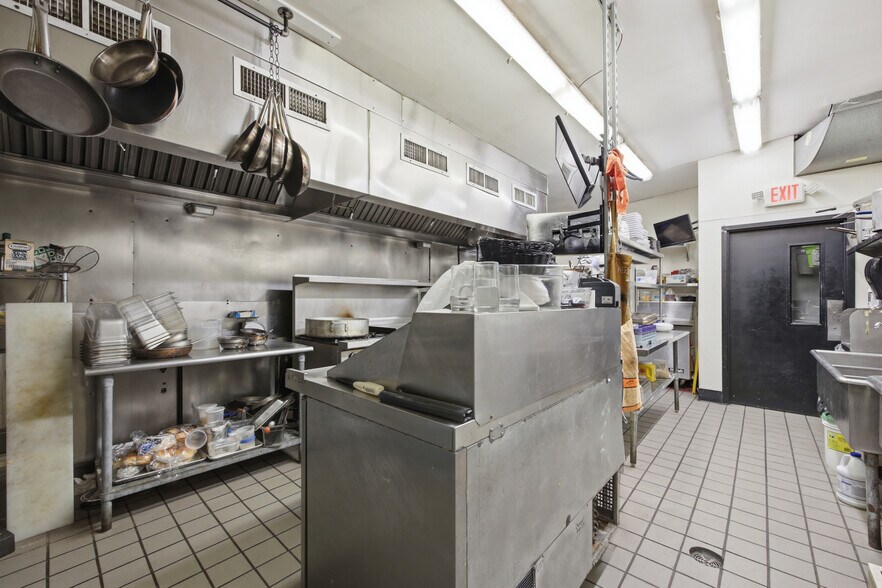 More Photos Of 453 Center St, Lewiston Restaurant For Lease