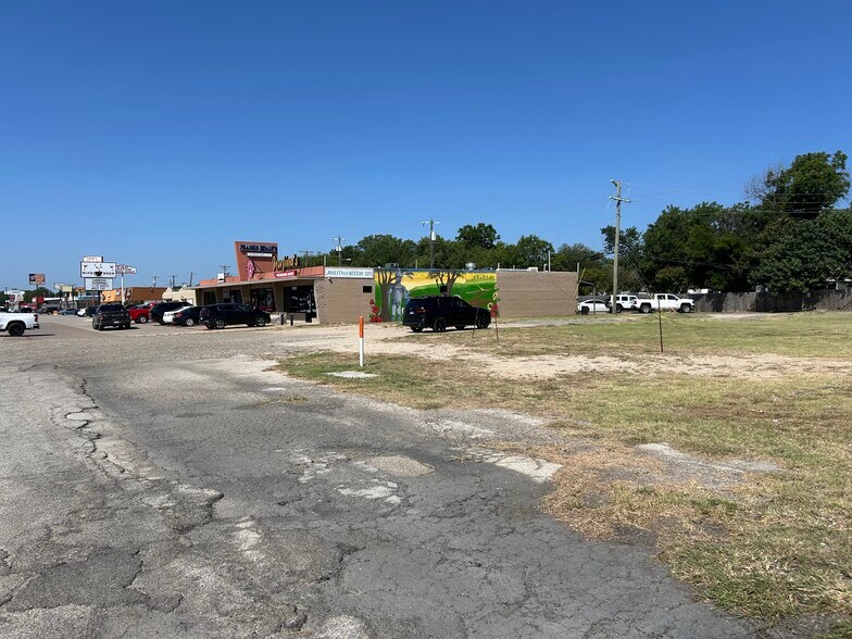 More Photos Of 5400 River Oaks Blvd, Fort Worth Land For Sale