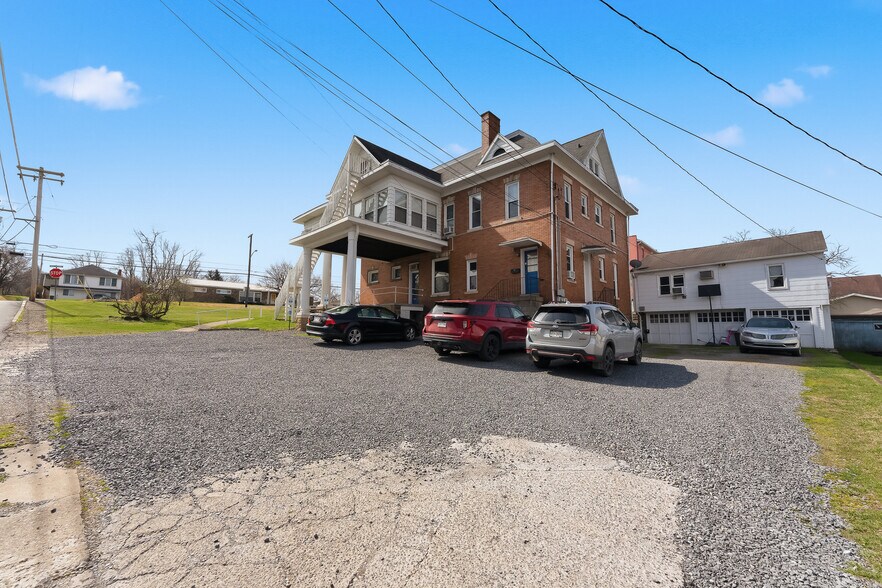 More Photos Of 1042 Morgantown Ave, Fairmont Specialty For Sale