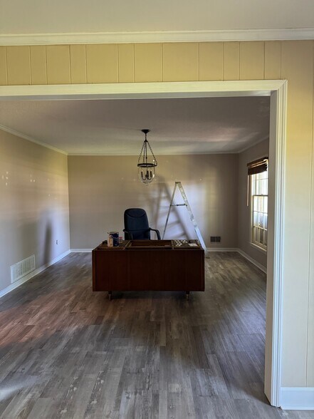 More Photos Of 2113 Wessinger Rd, Chapin Office For Lease