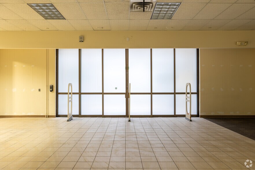 More Photos Of 820 & 3655 Citadel Dr E, Colorado Springs General Retail For Sale