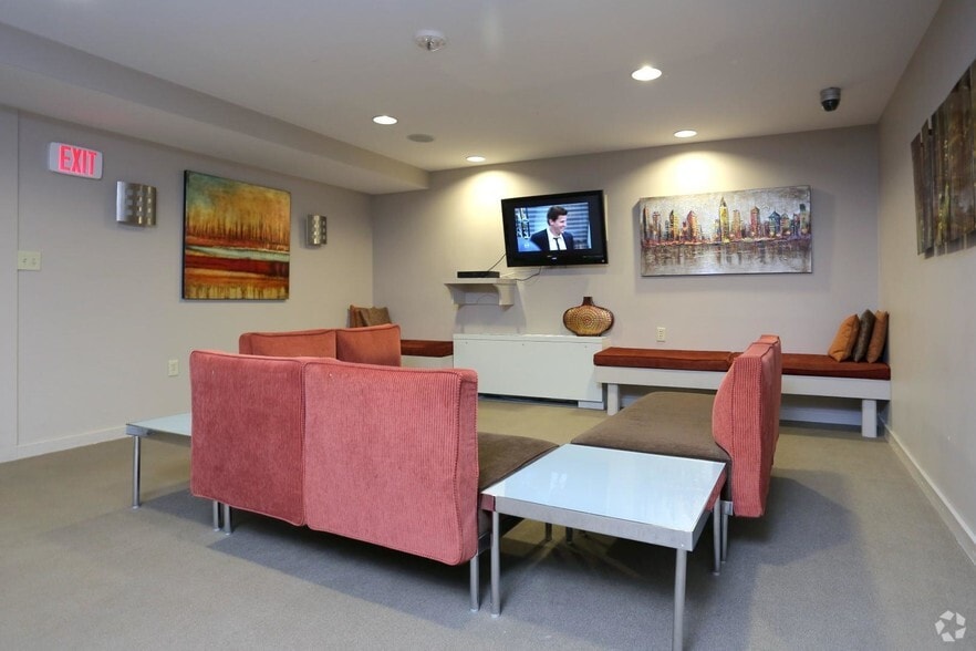 More Photos Of 8610-8650 Georgia Ave, Silver Spring Apartments For Lease