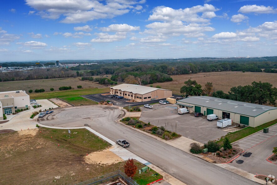 More Photos Of 179 Enterprise Pky, Boerne Flex For Lease