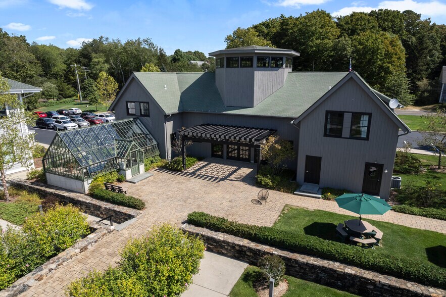 More Photos Of 350 Goose Ln, Guilford Medical For Lease